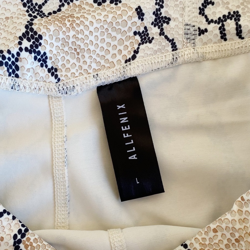 All Fenix White Python 7/8 Leggings Size Large - image 4